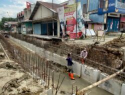 Demi lancar lalu Lintas Masyarakat Serta Atasi Banjir, DPU Rencanakan Pembangunan Kanal Dan Drainase Di Kawasan Kecamatan Tenggarong