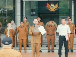 Dinas PU Kukar Gelar Apel Pagi, Kadis Tekankan Penguatan Disiplin dan Tanggung Jawab Aparatur.