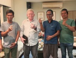 Pertemuan Sahabat Lama: Pendiri PT LBB dan Pengacara Senior Teguhkan Silaturahmi.