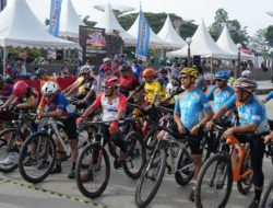 Dispora Kukar Bangkitkan Semangat Sehat dan Silaturahmi Lewat Gowes Pore 2025.