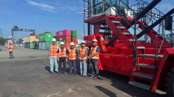 KKT Tambah Side Loader, Percepat Penanganan Petikemas Kosong di Terminal Kariangau.